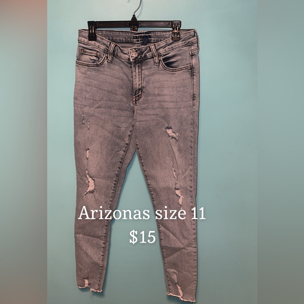 Light wash skinny jeans